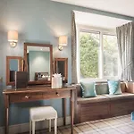 Cedar Manor *