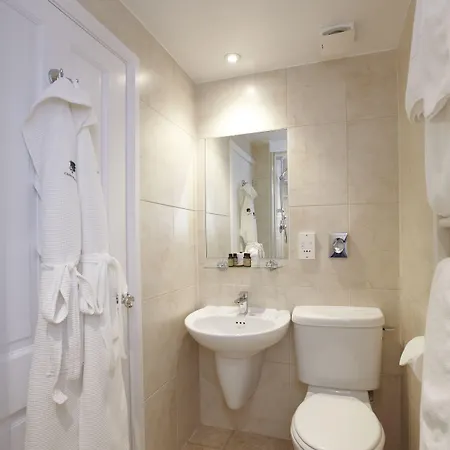 Cedar Manor * Windermere