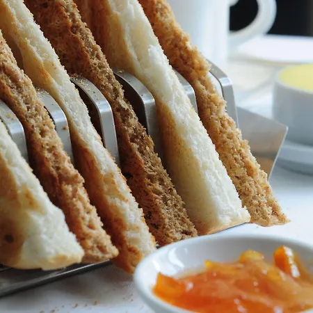 Cedar Manor * Windermere