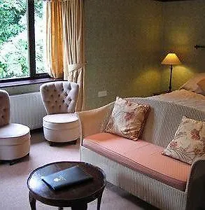 Cedar Manor *