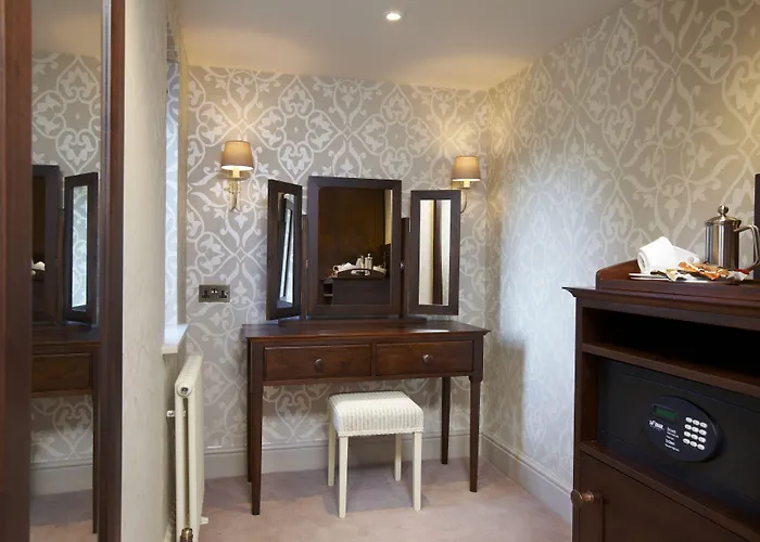 Cedar Manor منزل ريفي ويندرمير