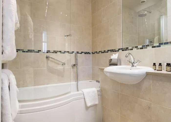 منزل ريفي Cedar Manor ويندرمير