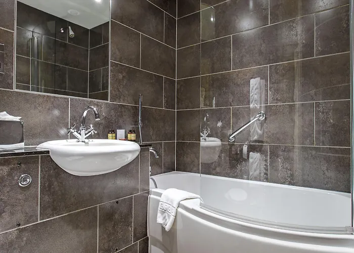 Cedar Manor منزل ريفي