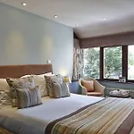 Cedar Manor * Windermere