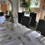 Venkovský dům Cedar Manor
