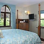 Venkovský dům Cedar Manor *