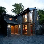 Cedar Manor * Windermere