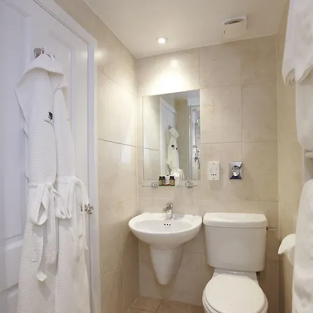 منزل ريفي Cedar Manor ويندرمير