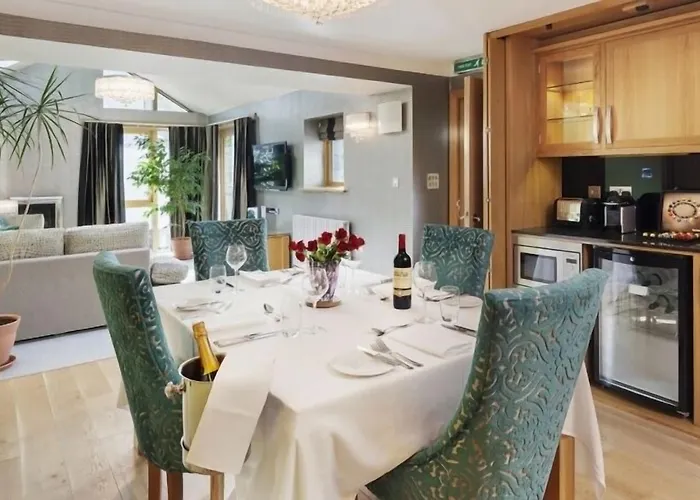 Cedar Manor Country house *